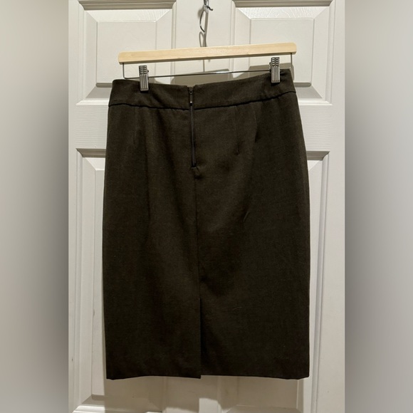 The Limited skirt size 6 - Picture 2 of 3